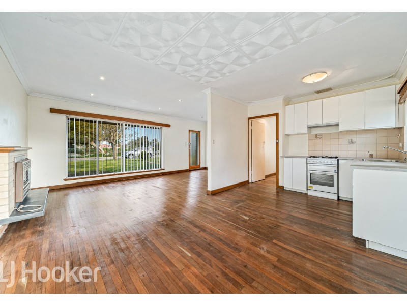 10 Wellington Street, Queens Park WA 6107