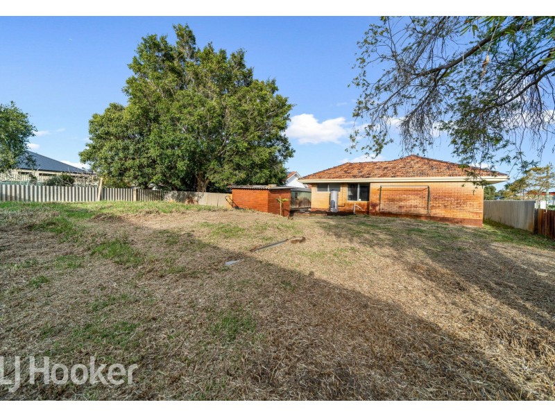 10 Wellington Street, Queens Park WA 6107