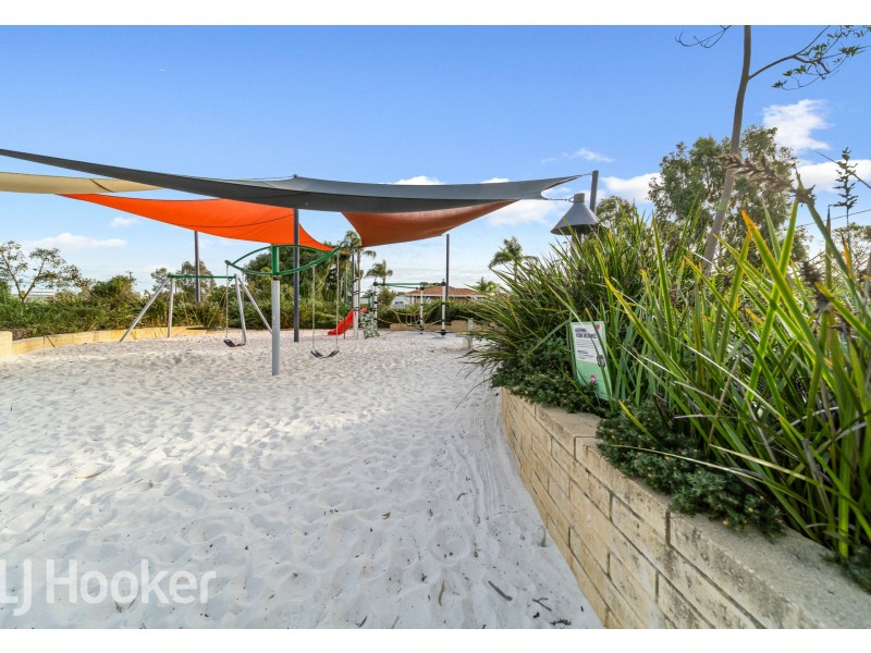 10 Wellington Street, Queens Park WA 6107