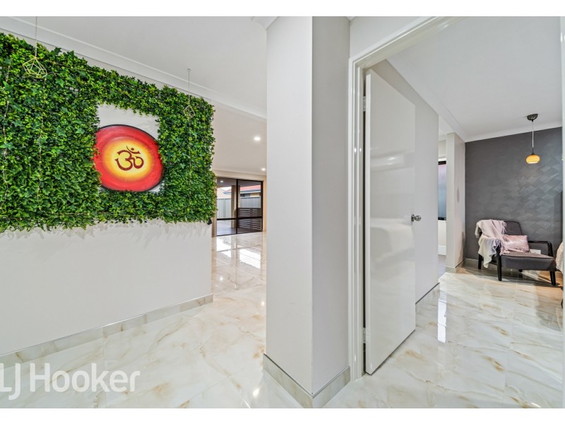 19 Retchford Way, Queens Park WA 6107