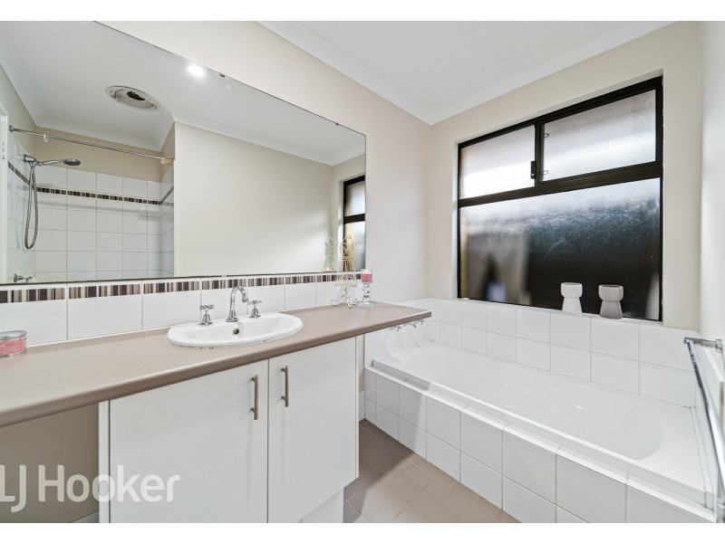 19 Retchford Way, Queens Park WA 6107