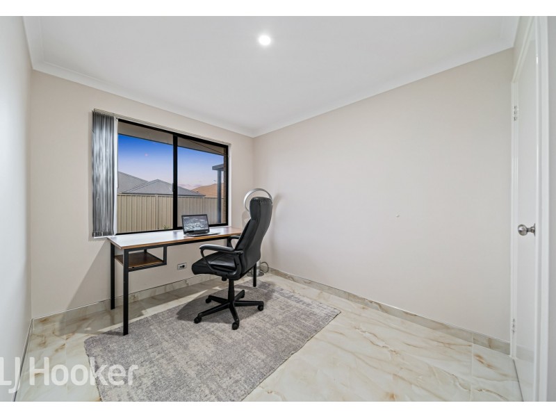 19 Retchford Way, Queens Park WA 6107