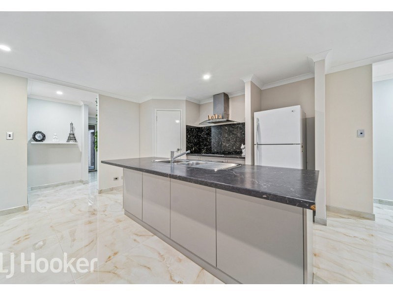 19 Retchford Way, Queens Park WA 6107