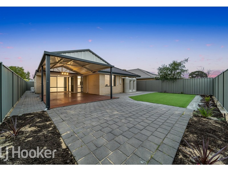 19 Retchford Way, Queens Park WA 6107