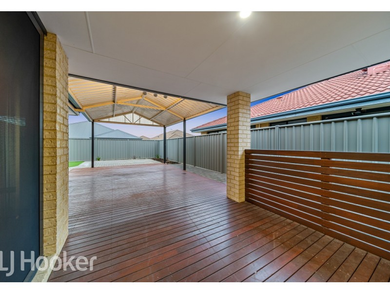 19 Retchford Way, Queens Park WA 6107