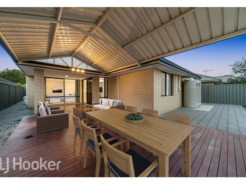 19 Retchford Way, Queens Park WA 6107