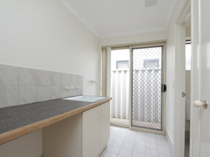 4/3 Norman Street, St James WA 6102