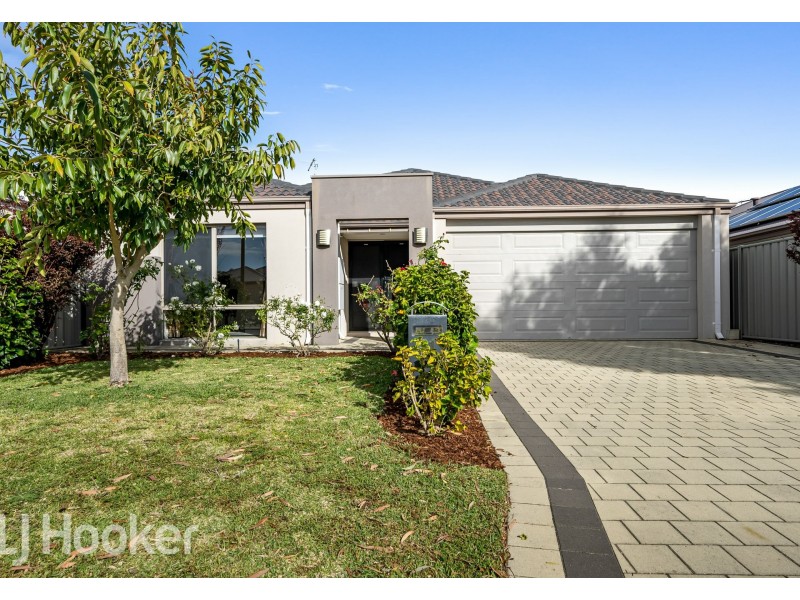 31 Blacksmith Street, Queens Park WA 6107