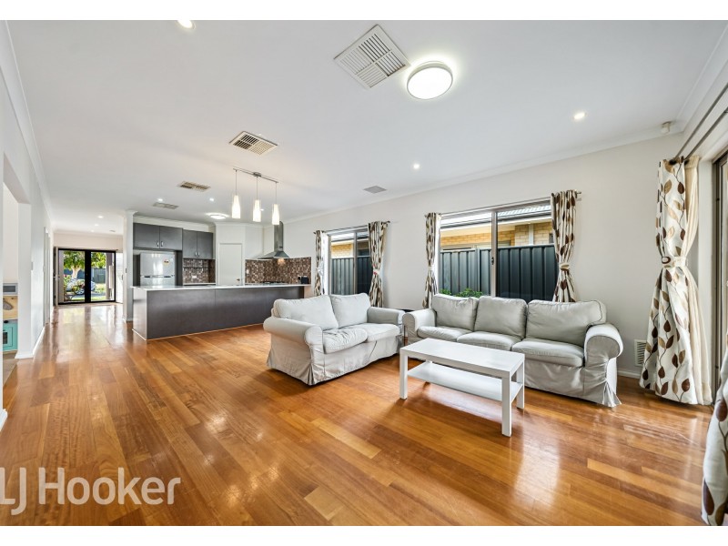 31 Blacksmith Street, Queens Park WA 6107