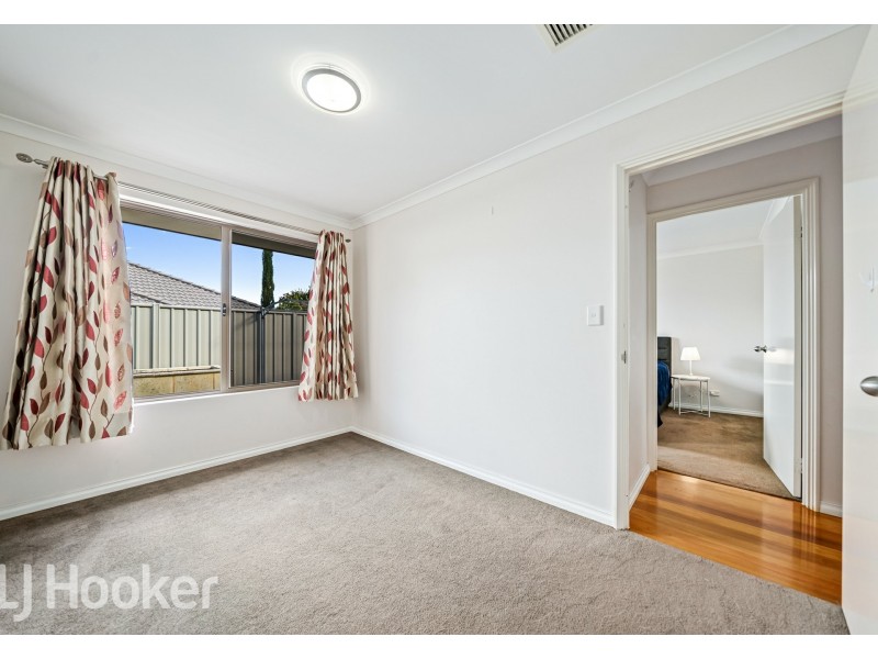 31 Blacksmith Street, Queens Park WA 6107