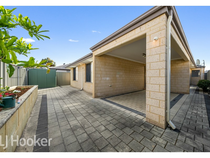 31 Blacksmith Street, Queens Park WA 6107