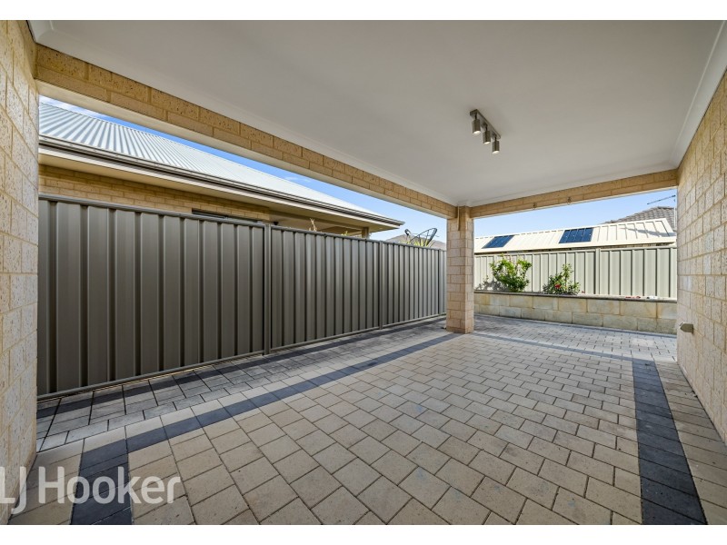 31 Blacksmith Street, Queens Park WA 6107