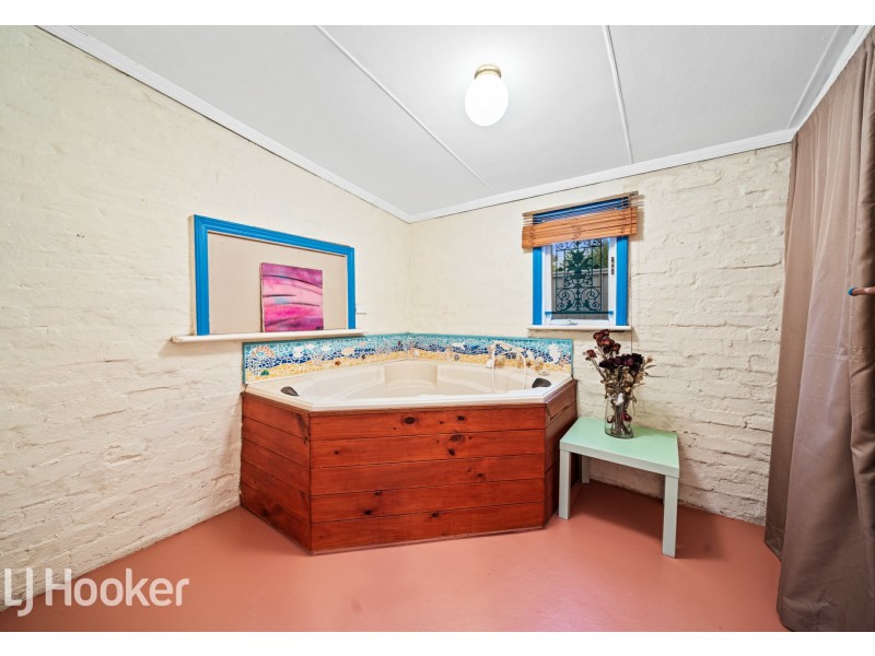 8 Esperance Street, East Victoria Park WA 6101