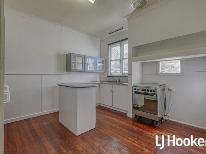 4 Lamb Avenue, Bentley WA 6102