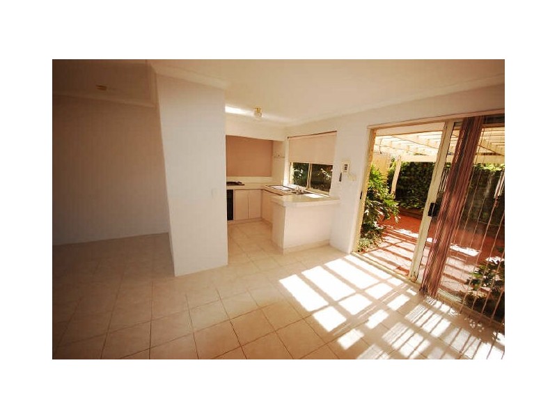 2/84 Raleigh Street, Carlisle WA 6101