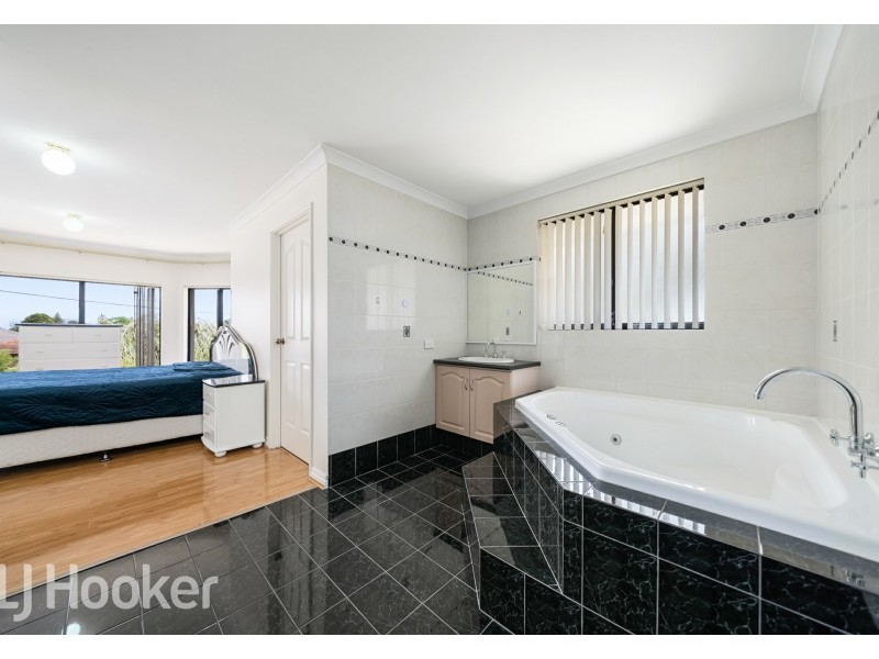 3 Godfrey Street, Queens Park WA 6107