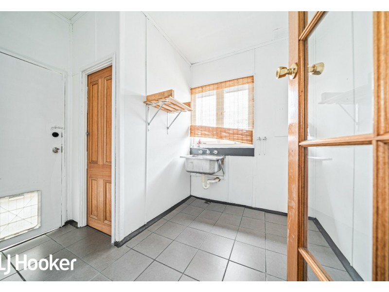 5 Ball Place, Queens Park WA 6107