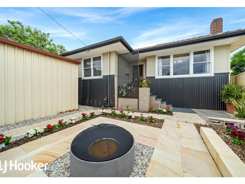 5 Ball Place, Queens Park WA 6107