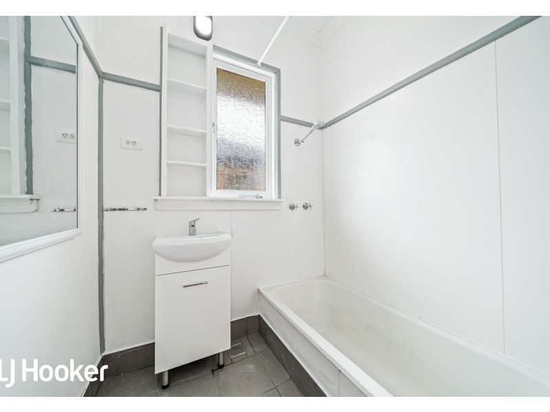 5 Ball Place, Queens Park WA 6107