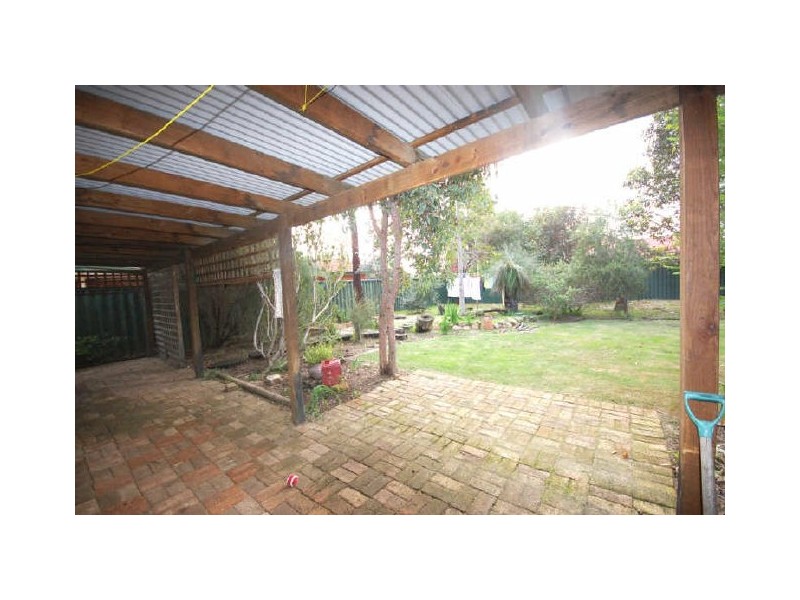 8 Rochester Avenue, Beckenham WA 6107