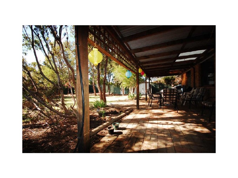 8 Rochester Avenue, Beckenham WA 6107