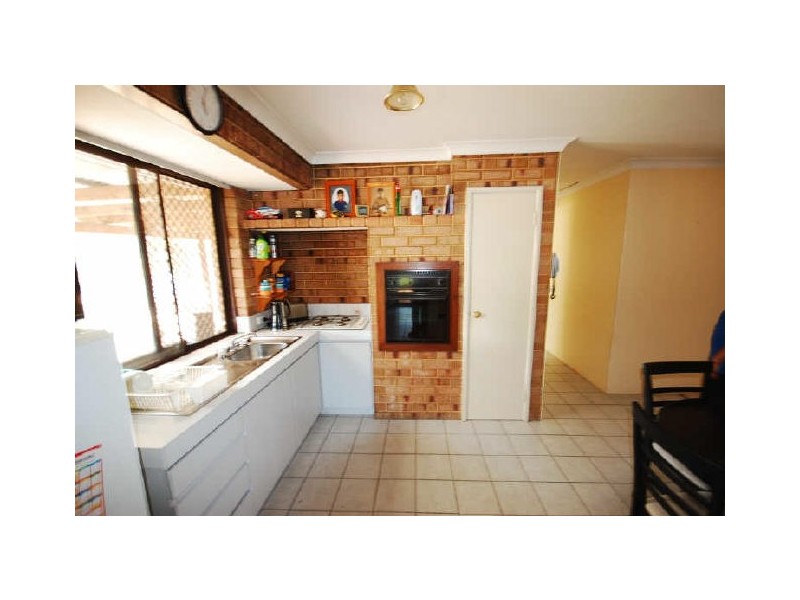 8 Rochester Avenue, Beckenham WA 6107