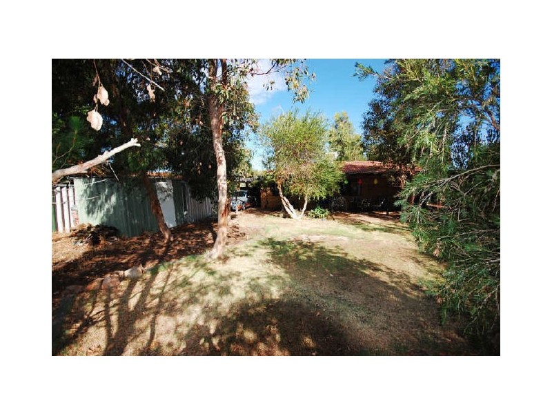 8 Rochester Avenue, Beckenham WA 6107