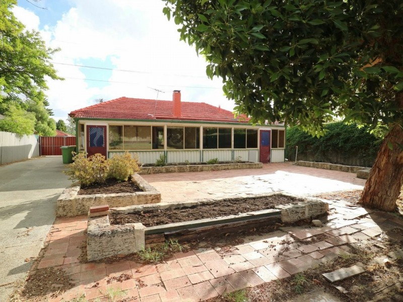 113 Arlunya Avenue, Cloverdale WA 6105