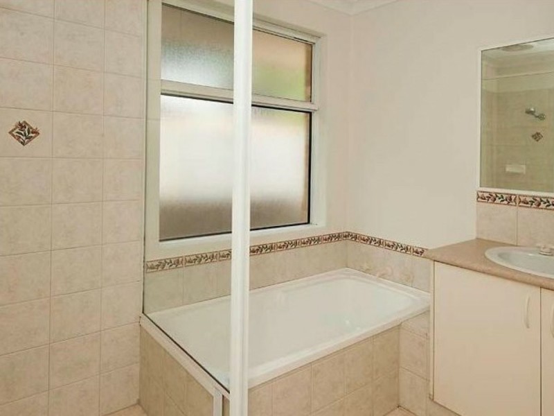 2/19 Bickley Road, Cannington WA 6107