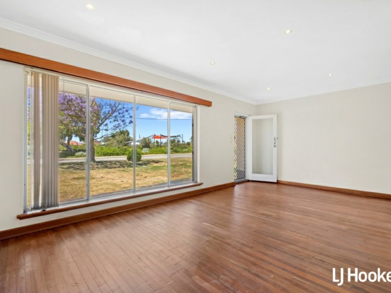 10 Wellington Street, Queens Park WA 6107