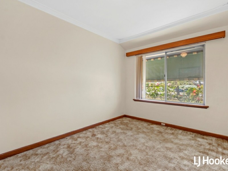 10 Wellington Street, Queens Park WA 6107