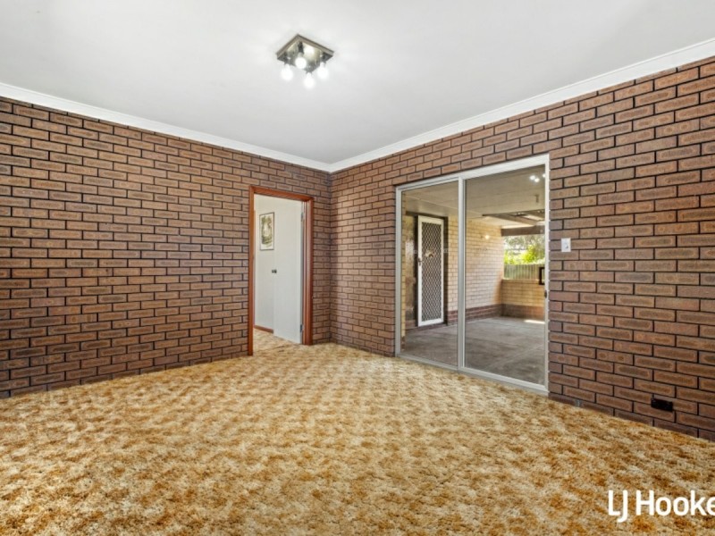 10 Wellington Street, Queens Park WA 6107