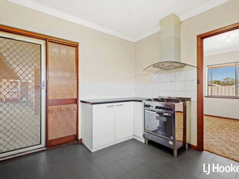 10 Wellington Street, Queens Park WA 6107