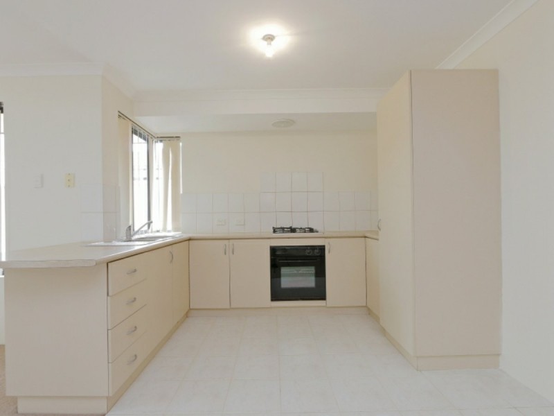 2/14 Crawford Street, Cannington WA 6107
