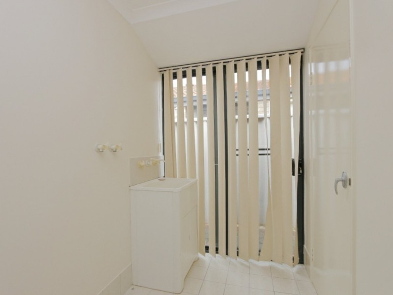2/14 Crawford Street, Cannington WA 6107