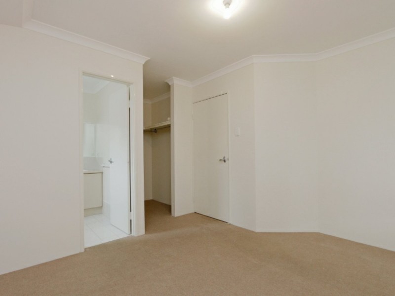 2/14 Crawford Street, Cannington WA 6107