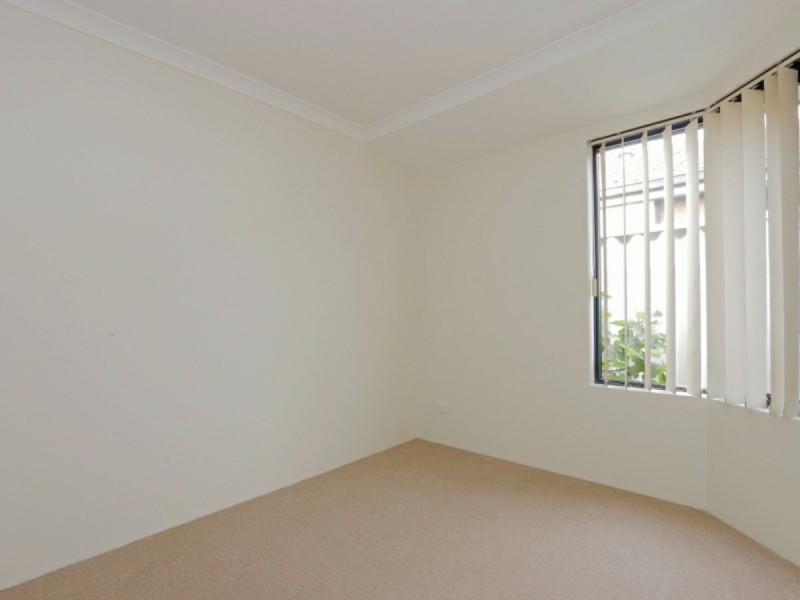 2/14 Crawford Street, Cannington WA 6107