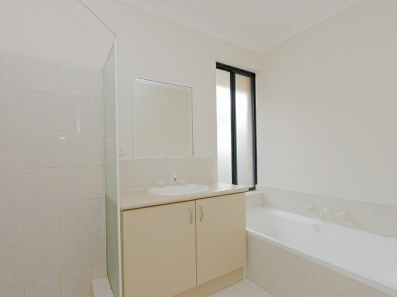 2/14 Crawford Street, Cannington WA 6107