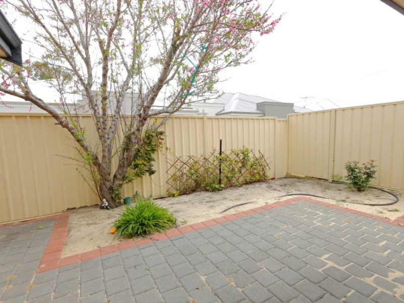 2/14 Crawford Street, Cannington WA 6107