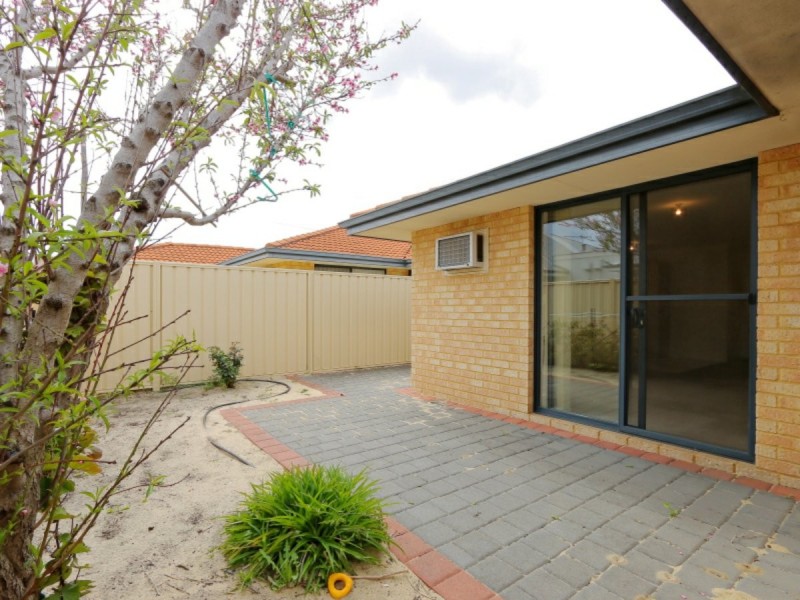 2/14 Crawford Street, Cannington WA 6107
