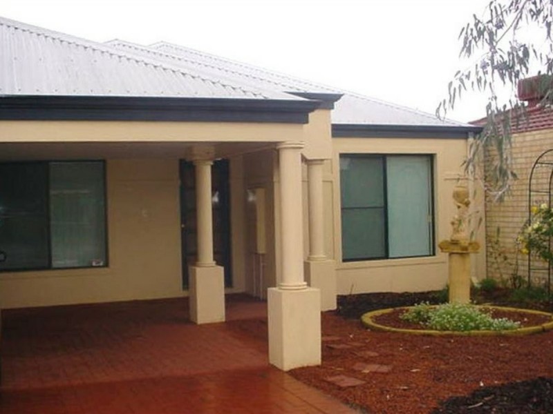 8 Firby Street, Cloverdale WA 6105