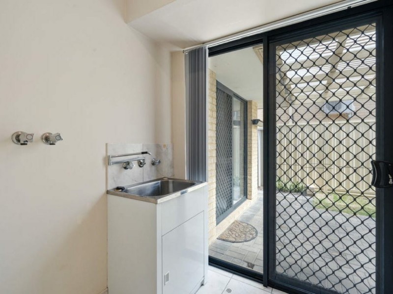 1/245 Robinson Avenue, Belmont WA 6104