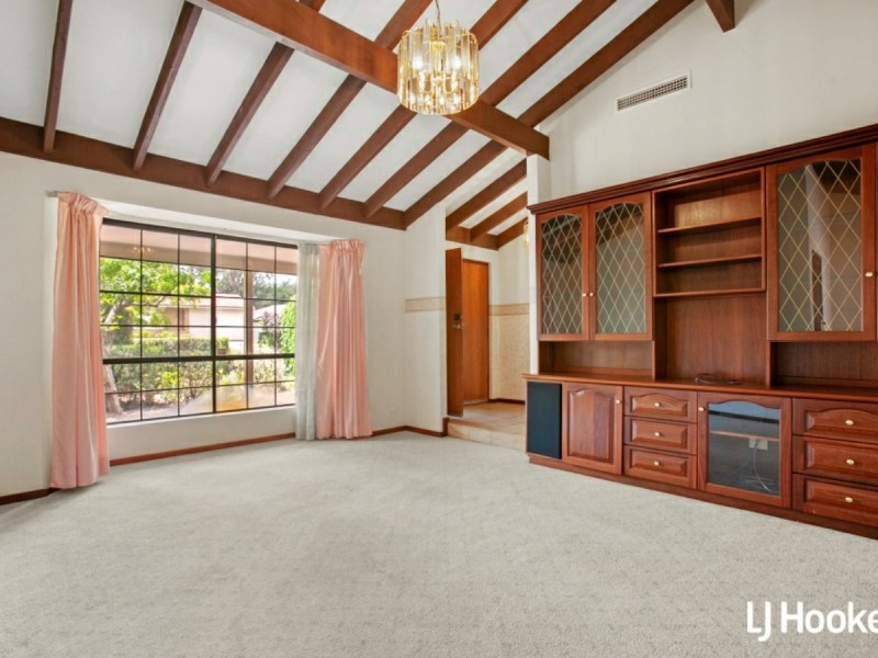 11 Mapleton Place, Duncraig WA 6023