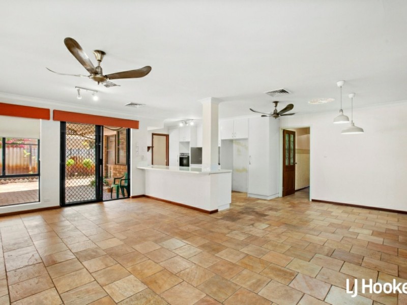 11 Mapleton Place, Duncraig WA 6023