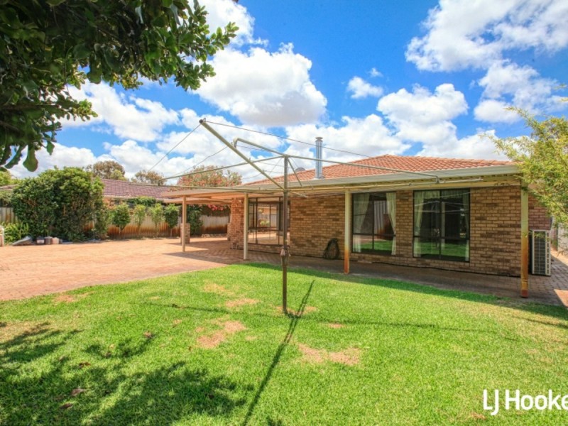 11 Mapleton Place, Duncraig WA 6023