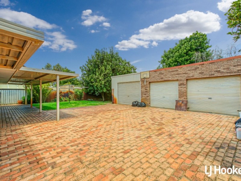 11 Mapleton Place, Duncraig WA 6023