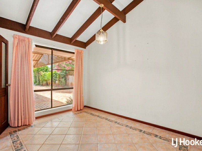 11 Mapleton Place, Duncraig WA 6023