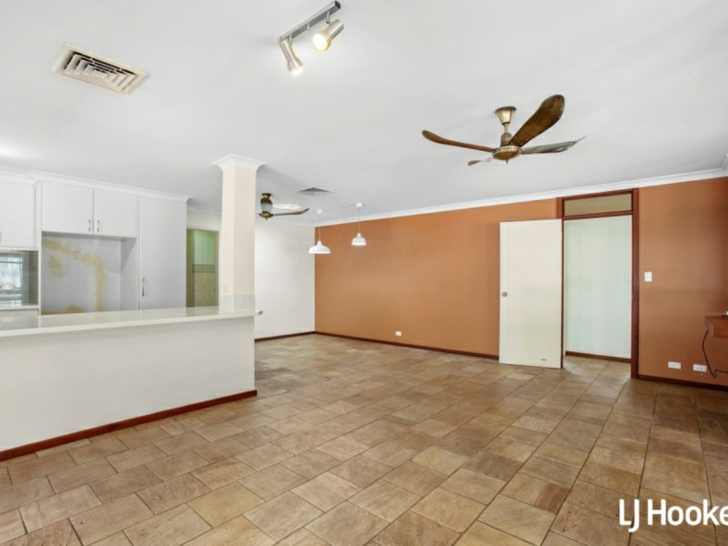 11 Mapleton Place, Duncraig WA 6023