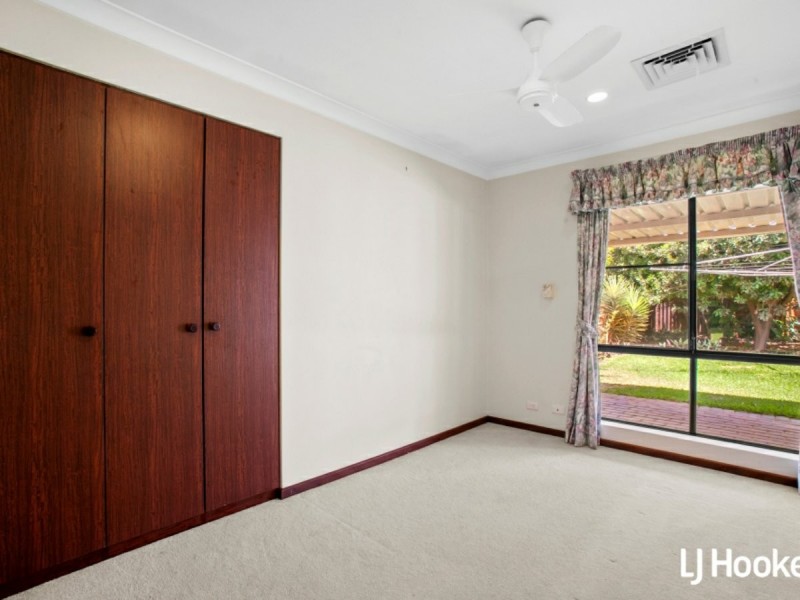 11 Mapleton Place, Duncraig WA 6023