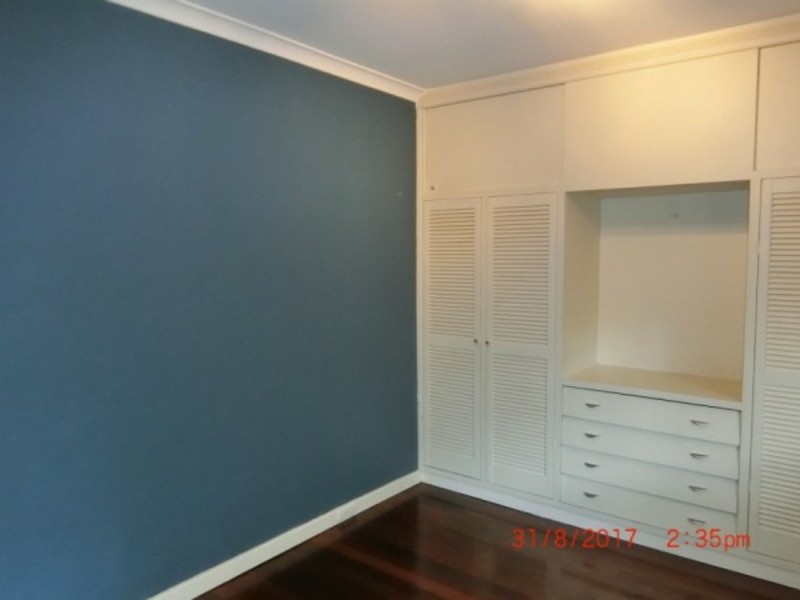 11 Peacock Street, Cloverdale WA 6105